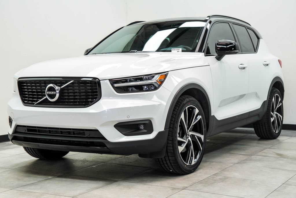 Volvo XC40 photo 8