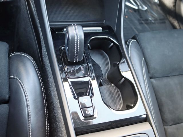 2021 Volvo XC40 T5 AWD R-Design - 22985918 - 17