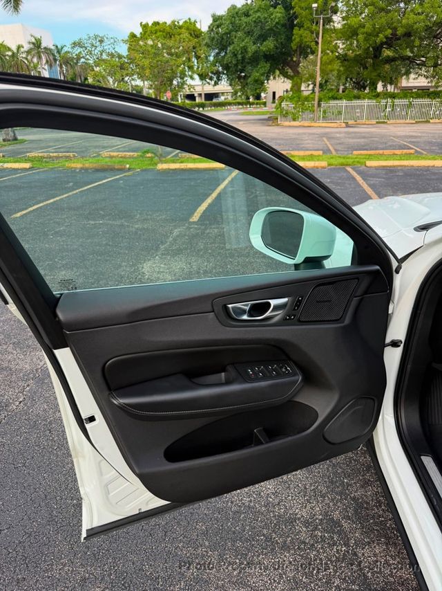 2021 Volvo XC60 T5 AWD Inscription - 23068542 - 19