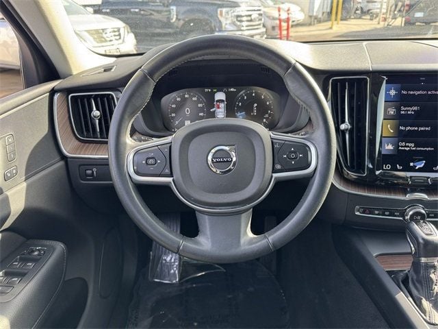 2021 Volvo XC60 T5 AWD Momentum - 22700711 - 23