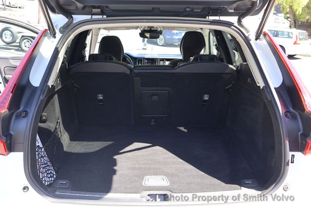 2021 Volvo XC60 T5 AWD Momentum - 23023761 - 16