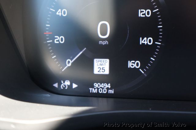 2021 Volvo XC60 T5 AWD Momentum - 23023761 - 28