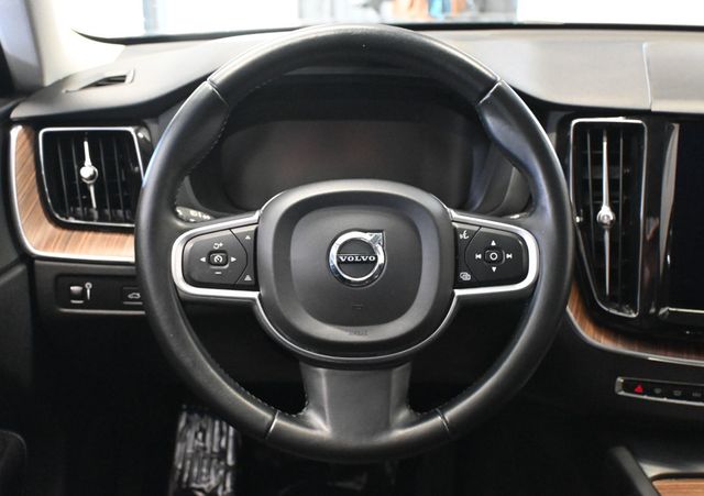 2021 Volvo XC60 T5 FWD Momentum - 23100091 - 10