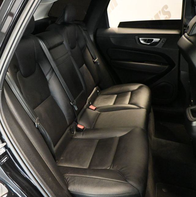 2021 Volvo XC60 T5 FWD Momentum - 23100091 - 18