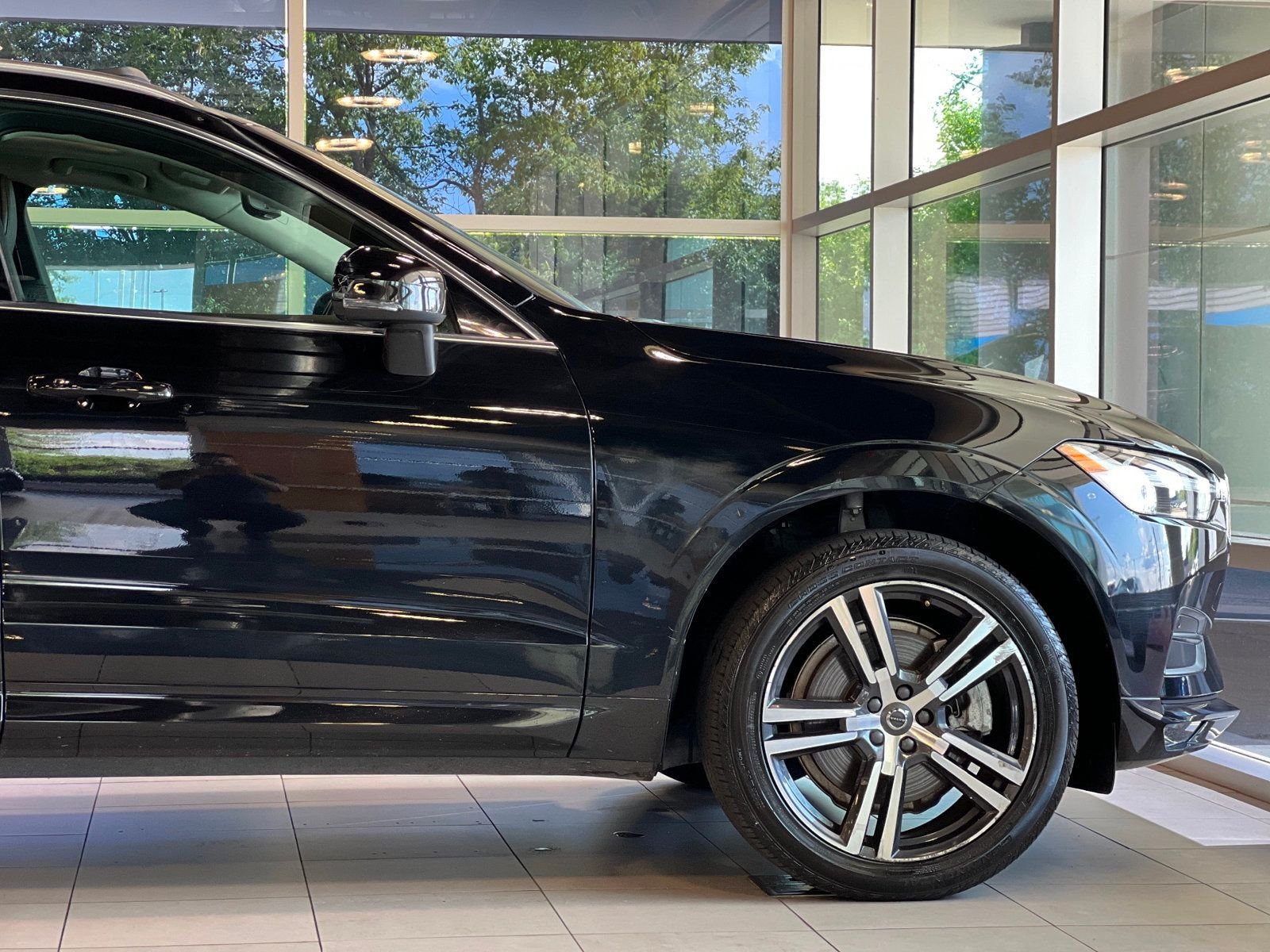 2021 Volvo XC60 T6 Momentum photo 4
