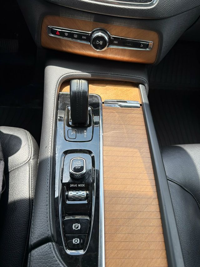 2021 Volvo XC90  - 23055664 - 19