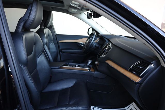 2021 Volvo XC90 Momentum - 23029140 - 32