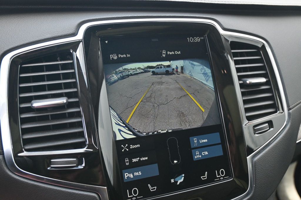 Volvo XC90 photo 11