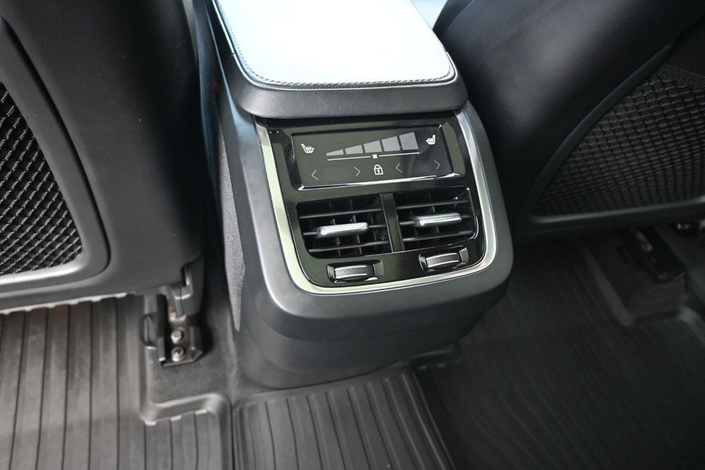 Volvo XC90 photo 14