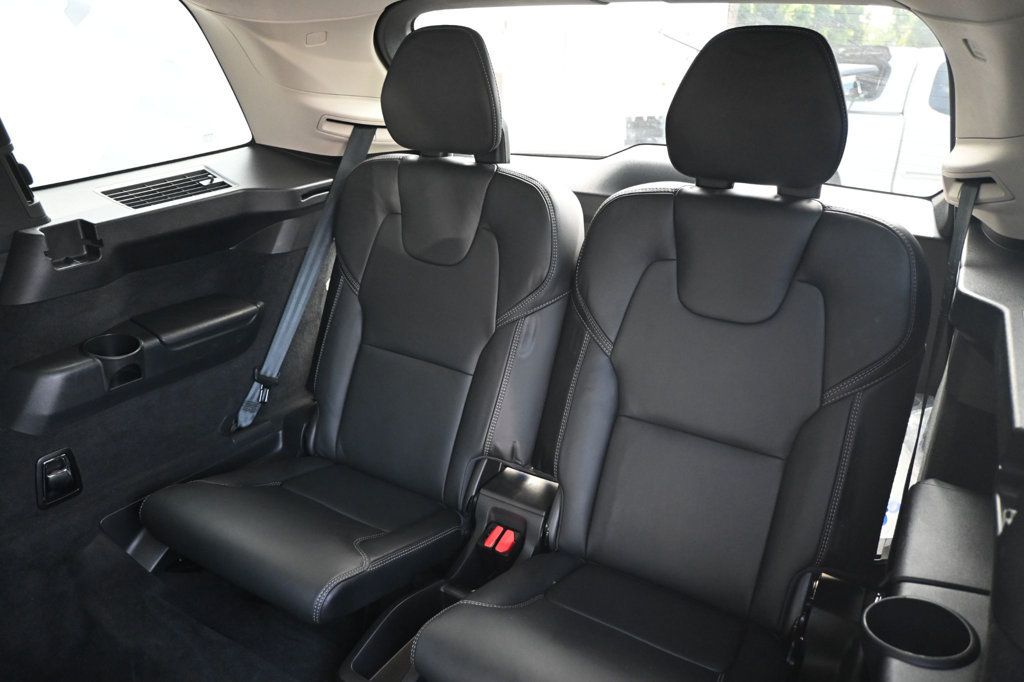Volvo XC90 photo 15
