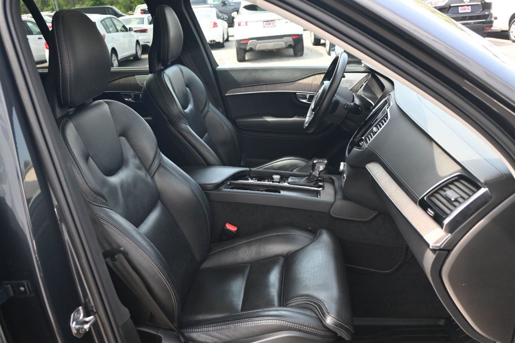 Volvo XC90 photo 16