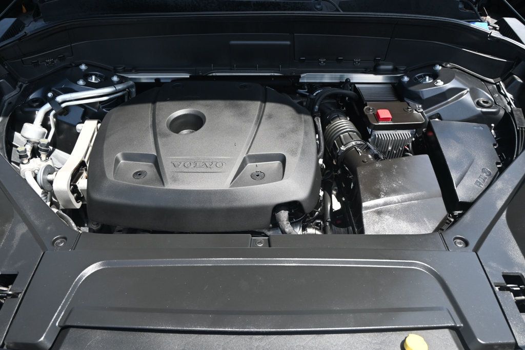 Volvo XC90 photo 19