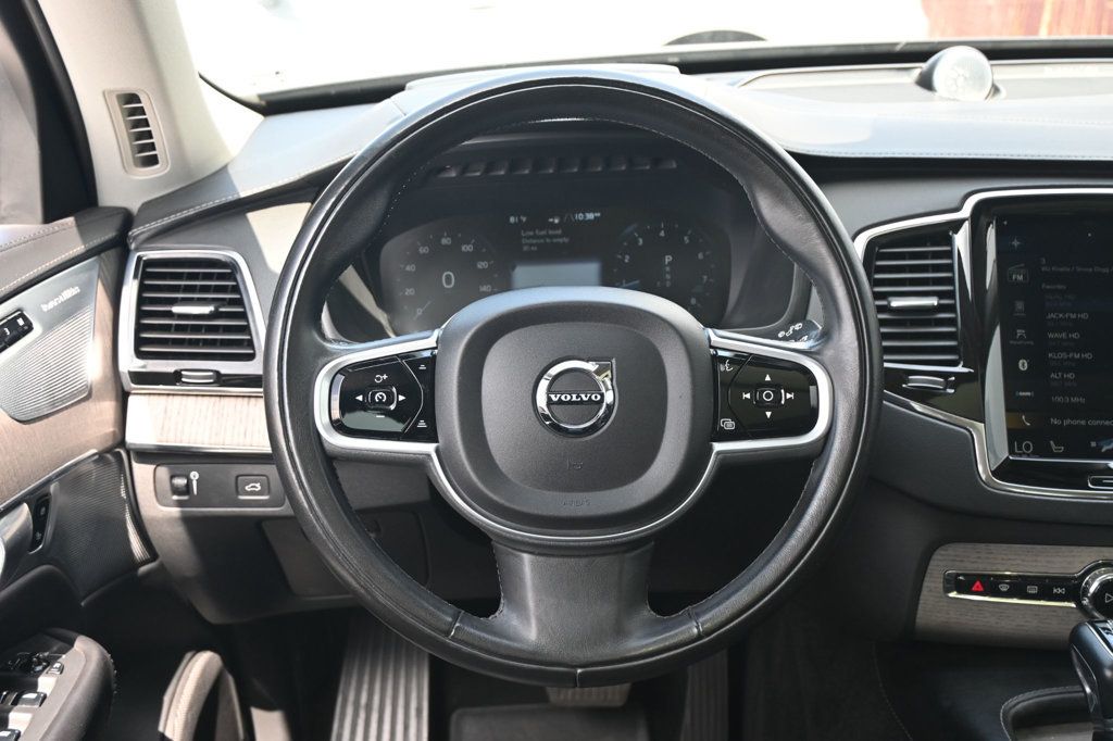 Volvo XC90 photo 9