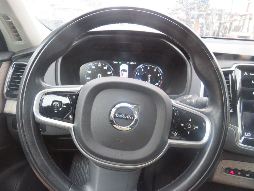 Volvo XC90 photo 10