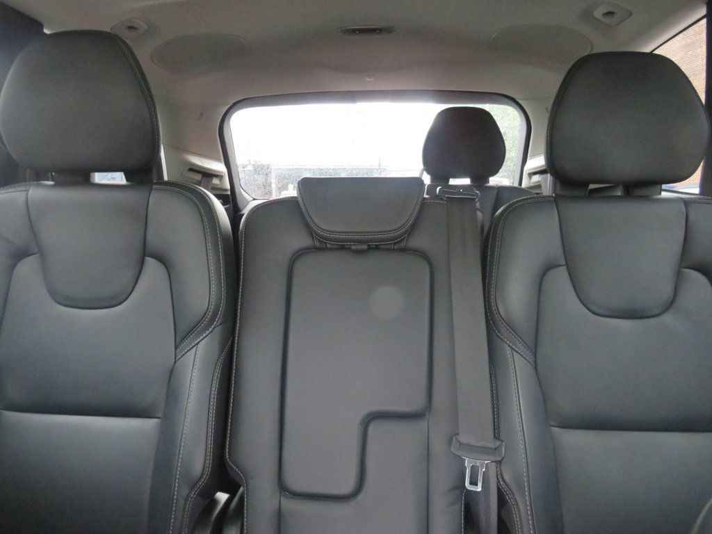 Volvo XC90 photo 12