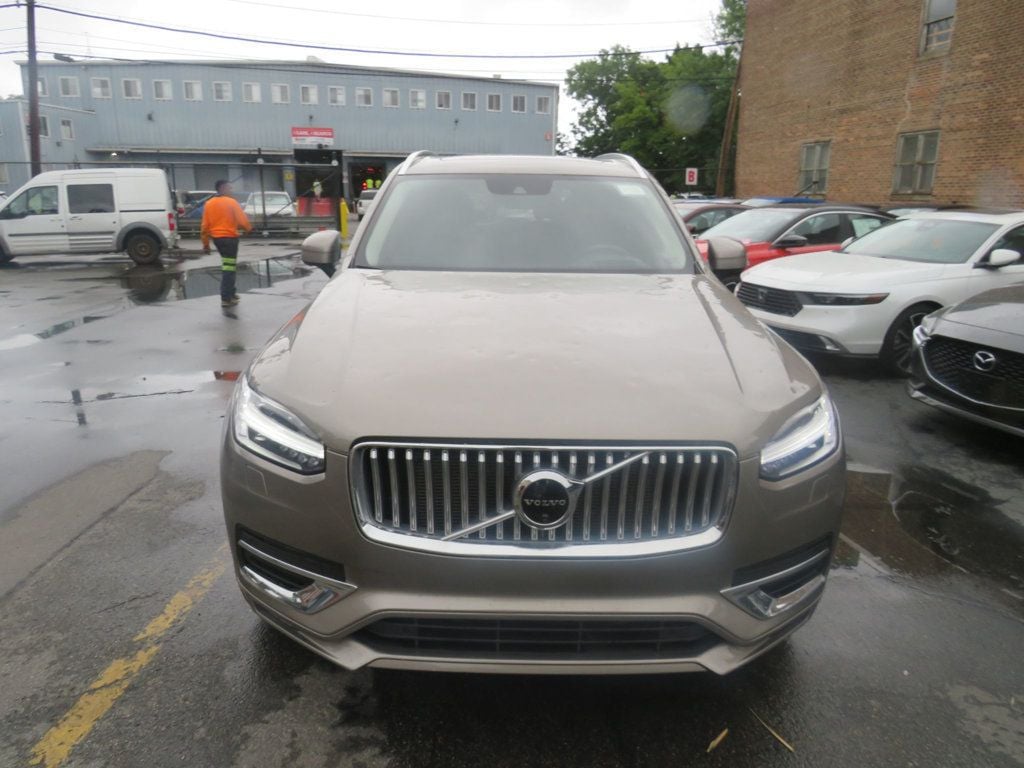 Volvo XC90 photo 2