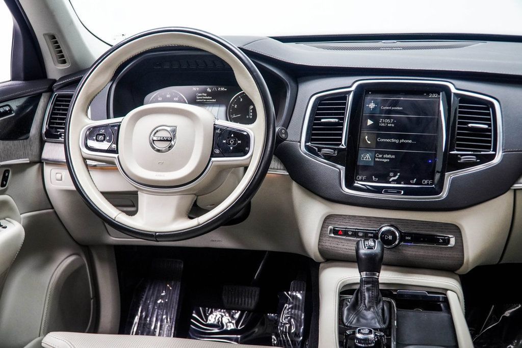 Volvo XC90 photo 17