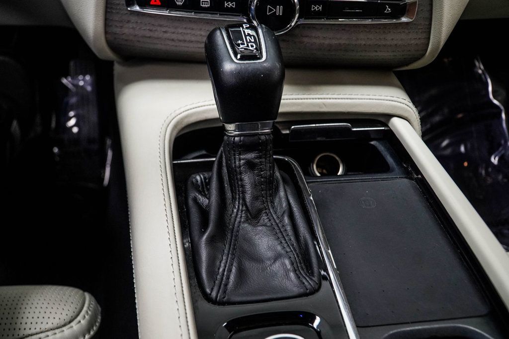 Volvo XC90 photo 22