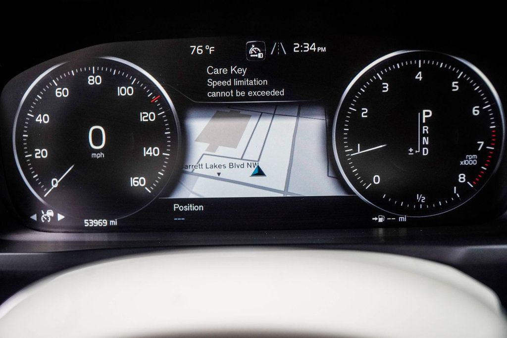 Volvo XC90 photo 27