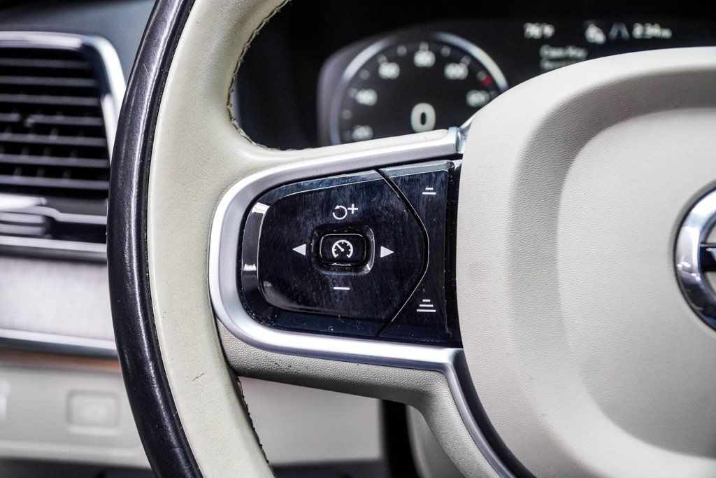 Volvo XC90 photo 29