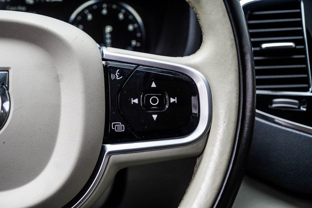 Volvo XC90 photo 30