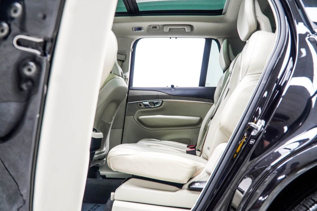 Volvo XC90 photo 36