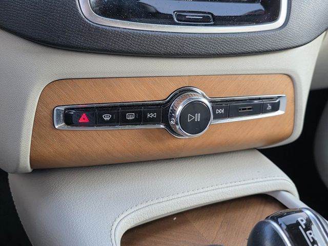 2021 Volvo XC90 T6 AWD Momentum 6P - 23007984 - 21