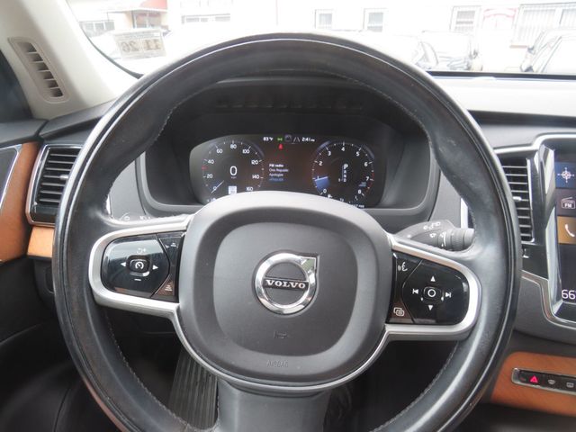 2021 Volvo XC90 T6 AWD Momentum 7P - 23070019 - 9
