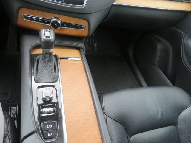 2021 Volvo XC90 T6 AWD Momentum 7P - 23070019 - 11