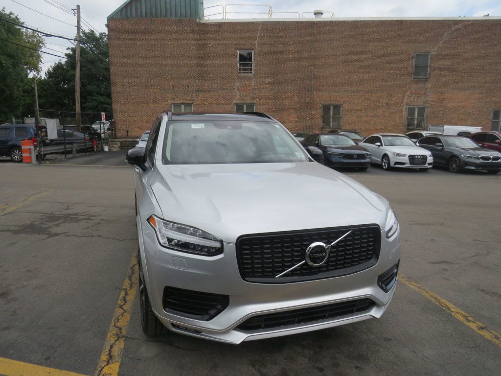 Volvo XC90 photo 2