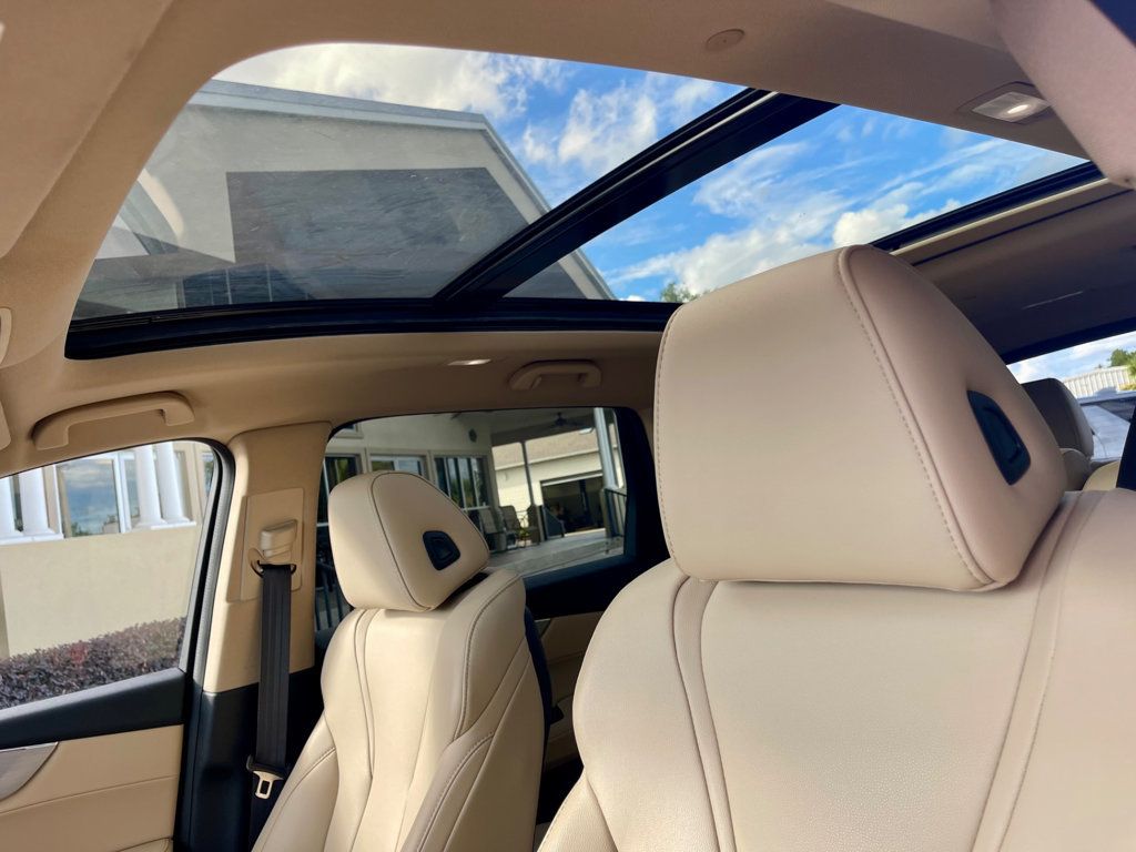2022 Acura MDX photo 16
