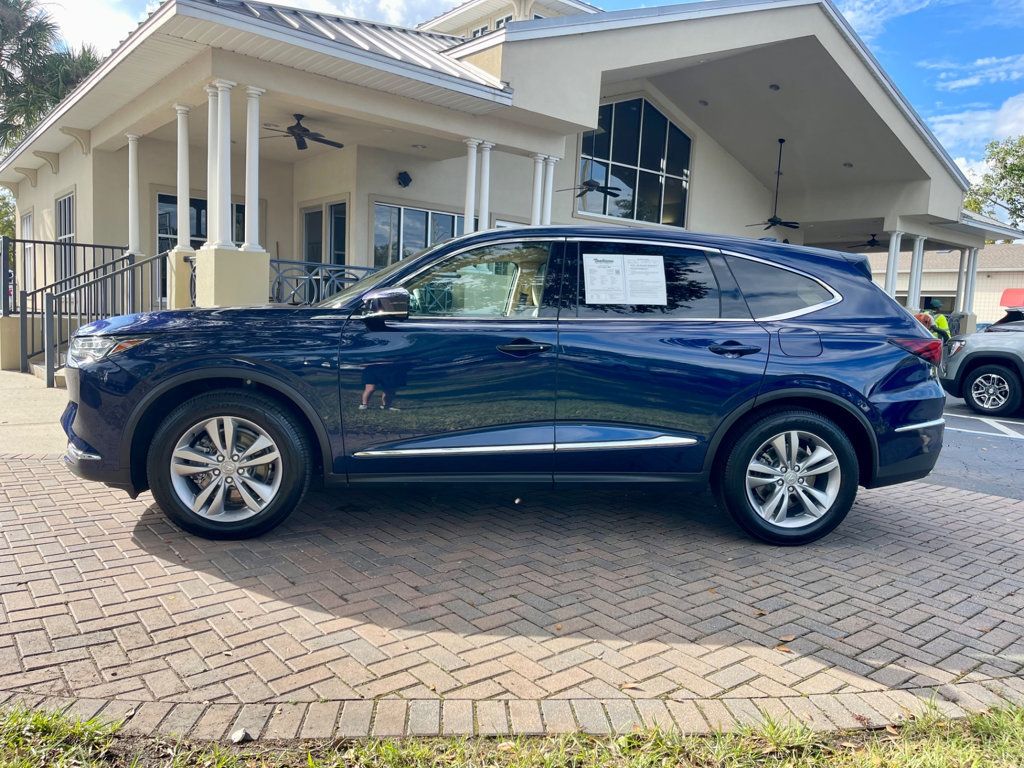 2022 Acura MDX photo 2