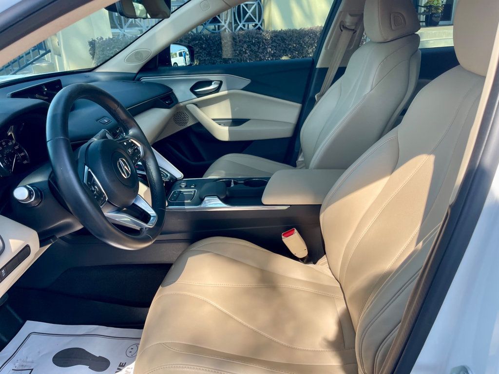 2022 Acura TLX photo 10