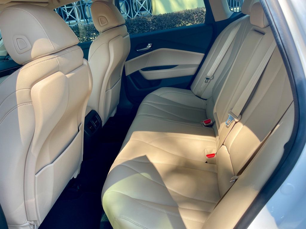 2022 Acura TLX photo 11