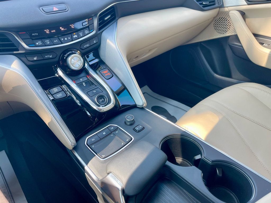 2022 Acura TLX photo 13