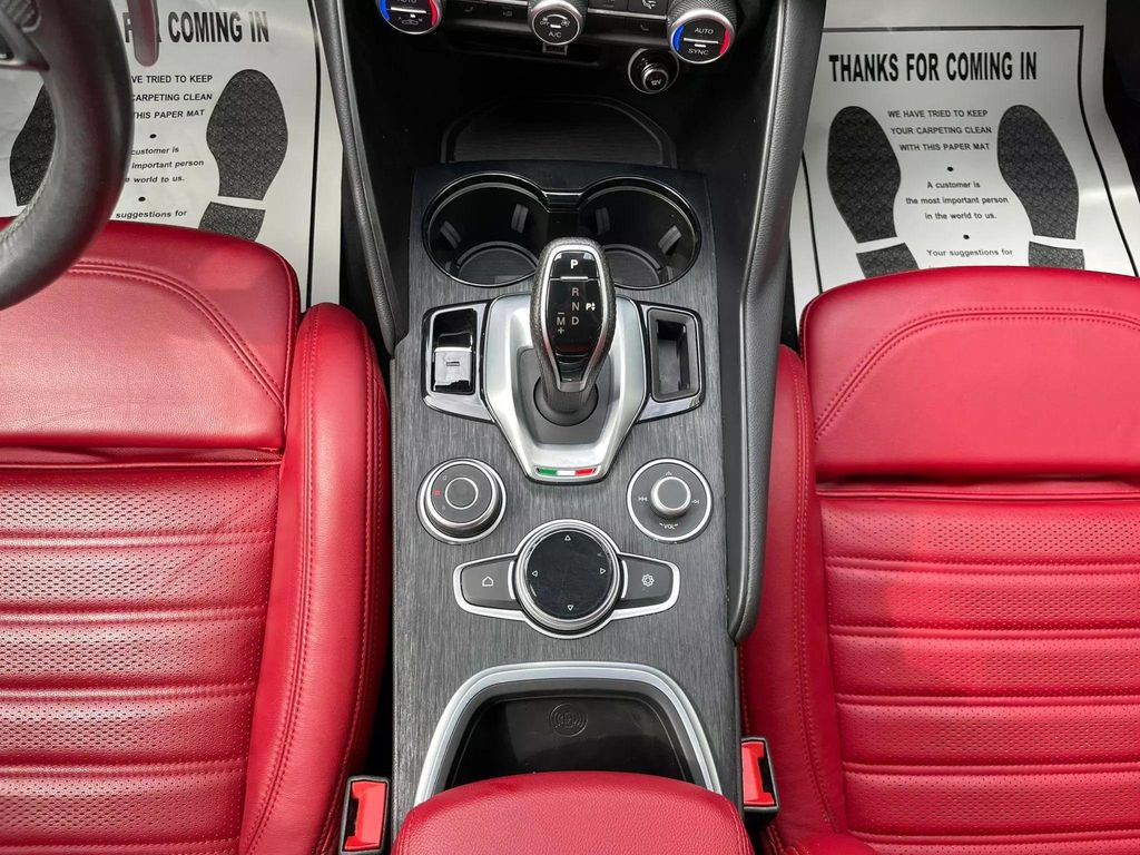 2022 Alfa Romeo Giulia AWD - 22298769 - 23