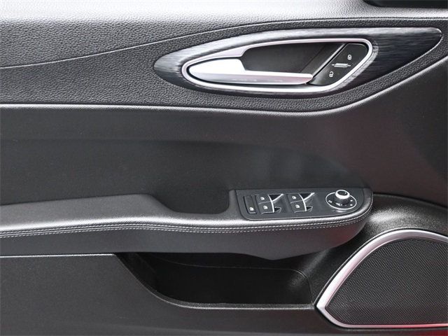 2022 Alfa Romeo Giulia AWD - 22960261 - 10