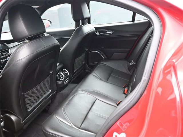 2022 Alfa Romeo Giulia AWD - 22960261 - 11