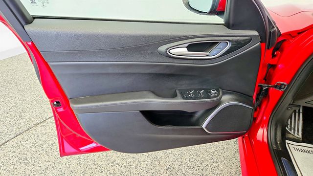 2022 Alfa Romeo Giulia AWD - 23036202 - 9