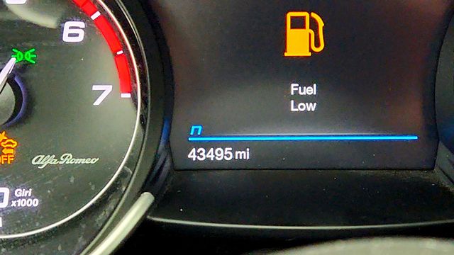 2022 Alfa Romeo Giulia Sprint AWD with Dual-Pane Sunroof - 22978255 - 15