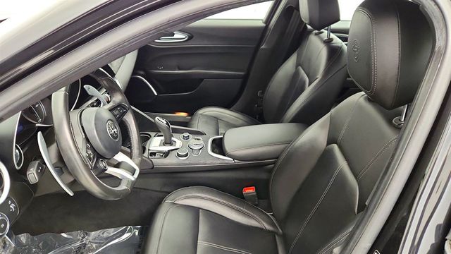 2022 Alfa Romeo Giulia Sprint AWD with Dual-Pane Sunroof - 22978255 - 20