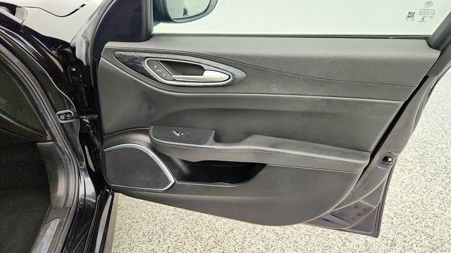 2022 Alfa Romeo Giulia Sprint AWD with Dual-Pane Sunroof - 22978255 - 26