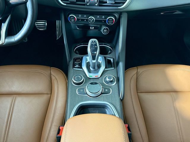 2022 Alfa Romeo Giulia Ti - 23040421 - 13
