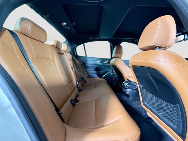 2022 Alfa Romeo Giulia Ti - 23040421 - 16