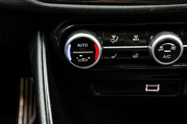 2022 Alfa Romeo Giulia Ti - 23042652 - 28