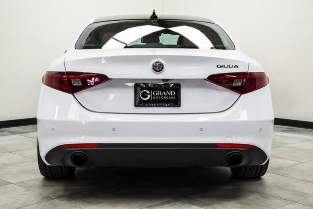 2022 Alfa Romeo Giulia Ti - 23042652 - 8