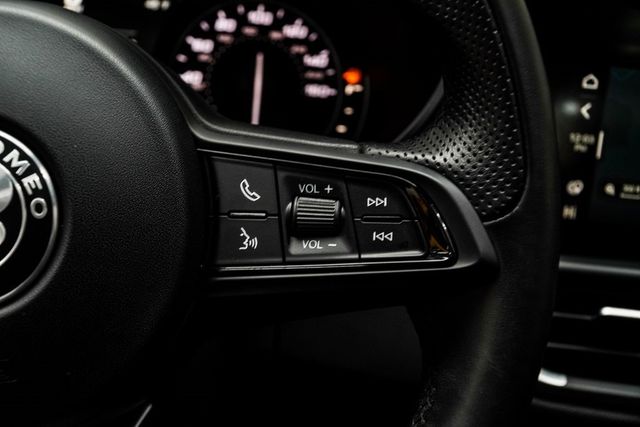 2022 Alfa Romeo Giulia Ti - 22977867 - 24