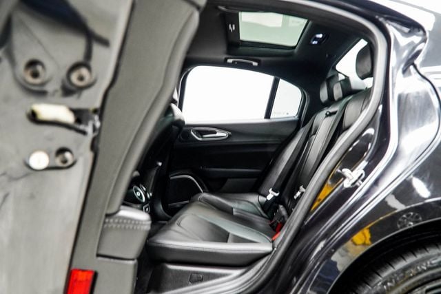 2022 Alfa Romeo Giulia Ti - 22953555 - 33