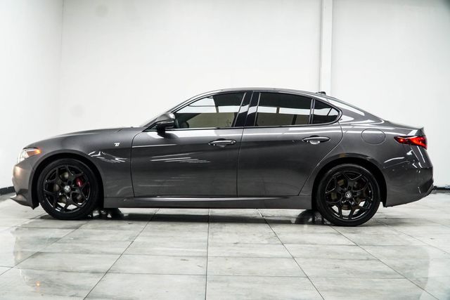2022 Alfa Romeo Giulia Ti - 23040649 - 11
