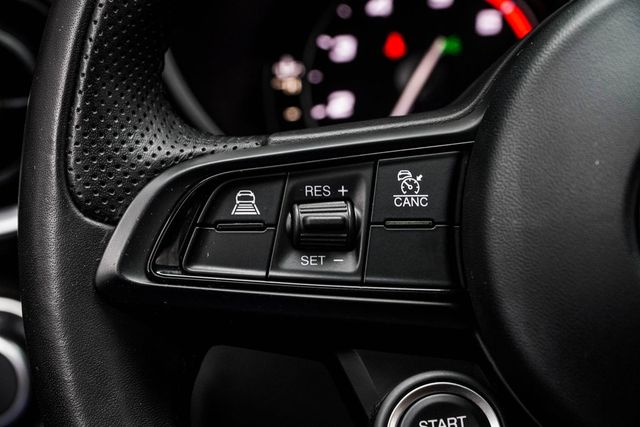 2022 Alfa Romeo Giulia Ti - 23040649 - 32